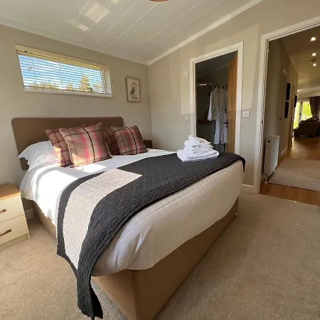 Hollicarrs - Dragonfly * York