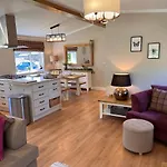 Lodge Hollicarrs - Dragonfly York