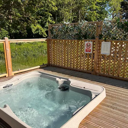 Lodge Hollicarrs - Dragonfly