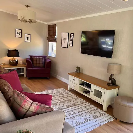 Hollicarrs - Dragonfly Lodge York