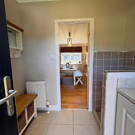 Lodge Hollicarrs - Dragonfly *