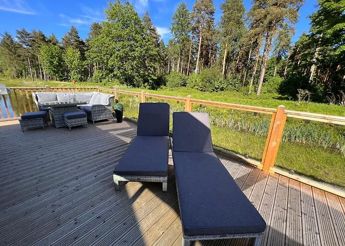 Hollicarrs - Dragonfly Lodge York